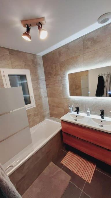 Maison Neuve Proche Station De Ski, 10 Couchages, Tout Confort Granieu Exterior photo